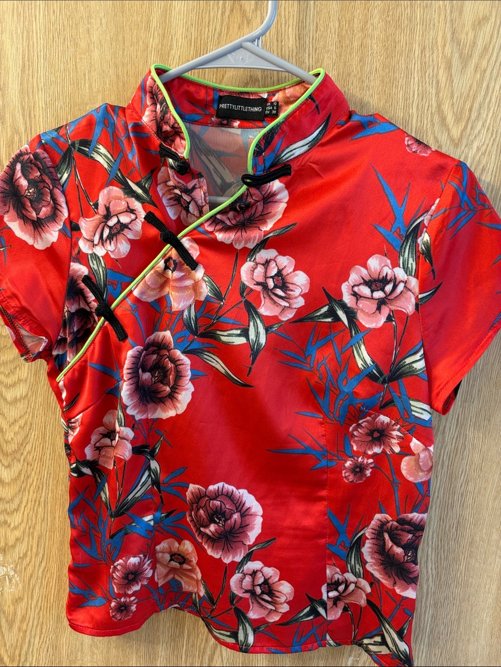 PrettyLittleThing Red Floral Satin Mandarin Collar Top